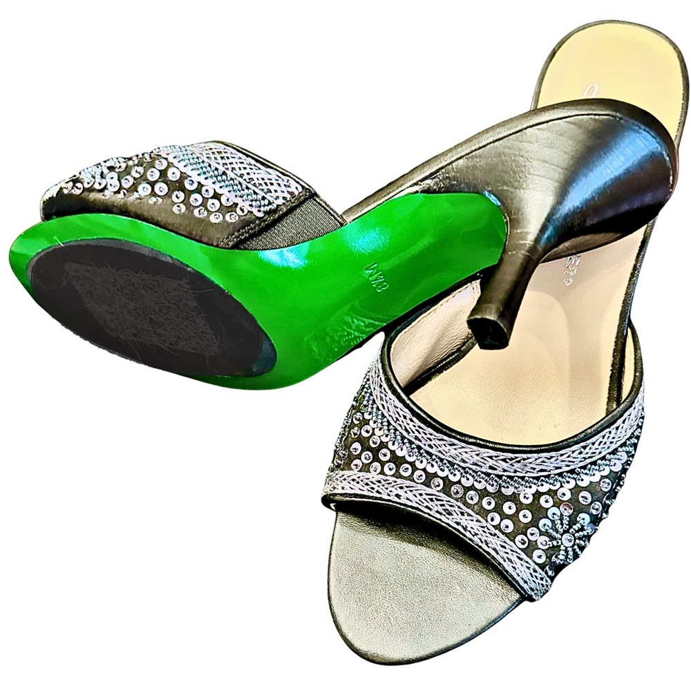 Never Worn Donald J. Pliner Embellished Kitten Heels
